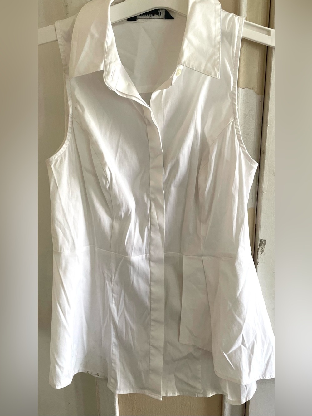 White House Black Market Sleeveless peplum top sz 4